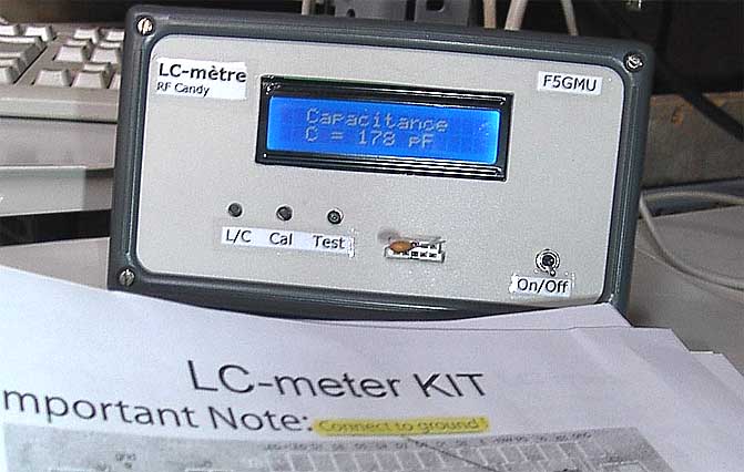Mr Jean Yves from France sent me this photo of his LC-meter. He has made a smart solution to connect the cap. Click the pic to see larger photo